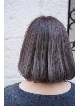 ティンク 天神(Tink) ボブ/ペールベージュ/透明感