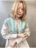 ホワイトベージュカラー