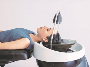 ブリット ヘア ドレッシング(BRIT hair dressing)の写真/毛穴から美髪を育てる癒しの完全個室BRITオリジナルヘッドスパ！大好評の頭浸浴もオススメです♪