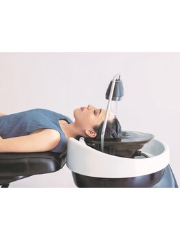 毛穴から美髪を育てる癒しの完全個室BRITオリジナルヘッドスパ！大好評の頭浸浴もオススメです♪