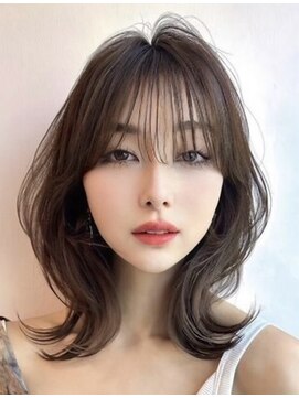 トリア(the tria) 【tria/新宿/透明感/Seito】くびれエモージュミディアム