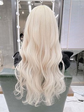 デイズ(days) ゆるふわロング ホワイトブロンドカラー ハイトーンカラー