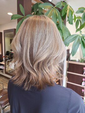 アビアント ヘアーアンドメイク(a bientot hair&make) くびれボブ