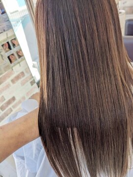 パリスパリ 衣山店(PARIS PARI) プリエストレート