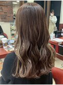 おしゃれな大人のイヤリングカラー ロング ミルクティーカラー