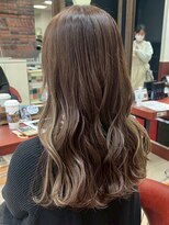 ヘアークリアー 春日部&nbsp;おしゃれな大人のイヤリングカラー ロング ミルクティーカラー