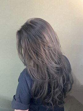 エイト 梅田店(EIGHT umeda) バタフライレイヤー×シルバーグレー