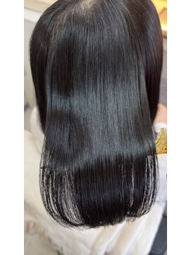 アリアツイン バイ エクラート 池袋西口店(ARiA TWiN by ECLART) 【エイジングケア縮毛矯正】髪質改善