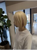抜きっぱなしボブブロンド