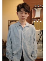 エディ(Edy)&nbsp;メンズセンターパート波巻きパーマ刈り上げブラウンカラー岡山