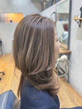 オーストヘアー リュウール(Aust hair Lueur) ブロンドハイライト