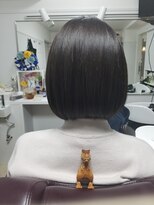 フルールケリー(Fleur CHERE)&nbsp;切りっぱなしボブ・モノトーングレージュカラー