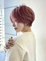 イヴォークトーキョーオーサカ(EVOKE TOKYO osaka)&nbsp;丸み 可愛い 耳かけショート 小顔 可愛い ブリーチ ピンクカラー