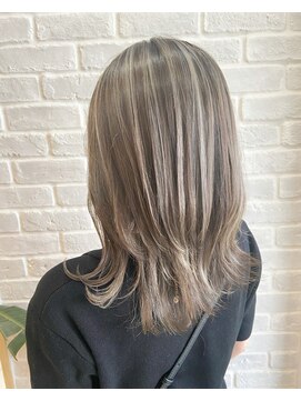 エムロード 深草店 ミディアムレイヤー