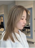 クリーミーなホワイトベージュ