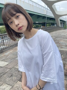ディー(DEE) ナチュラルストレートのボブスタイル
