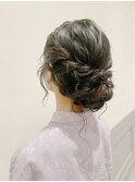 ルーズなシニヨンスタイル