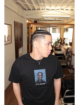 ビーバイエイトジェンツ(Bee by EIGHT GENTS) MEN’S HAIR/波巻ツイストスパイラル/フェザーパーマ/心斎橋