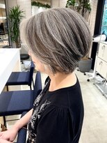 ステア ケース(stair case)&nbsp;大人ショート/ショートボブ/白髪ぼかしハイライト/銀座/武蔵小杉