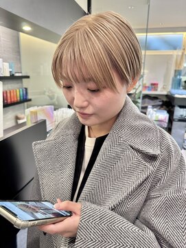 ケンジ 横浜(KENJE) ショートヘア/ミルクティーベージュ/ダブルカラー