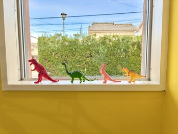 ホラサン(HORAsun)の写真/【マンツーマン接客】「懐かしくあたたかい場所」時間を忘れ,個性を引き出すレトロポップな隠れ家サロン！