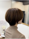 小顔見せミニボブ切りっぱなしボブくびれボブ前髪あり外はね丸み