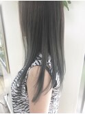 ブリーチ+アッシュグレイ ロングヘア