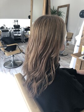 シキ(C key) ペールベージュ