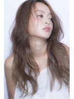 ミエル ヘア 新宿(miel hair)&nbsp;〈mielhair新宿〉ゆるウェーブ　透明感　ロング