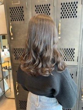 アチーブリス(achieve Liss) 透け感透明感アッシュグレージュ ゆるふわウェーブロング