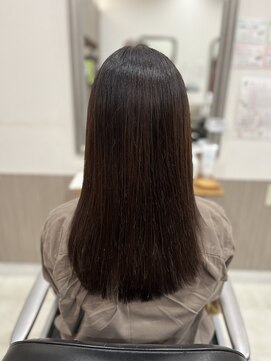 ヘアアンドメイク 心座(hair&make) 大人女性の艶髪ストレート　福田昌子