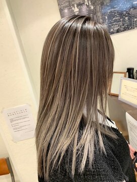 メロウ(Mellow) グレージュハイライト