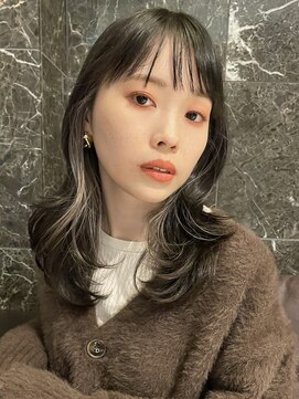 ビュートリアム 南青山(BEAUTRIUM) イヤリングカラー ローレイヤーカット イルミナカラー前髪カット