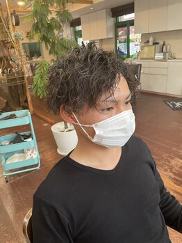 イズム(ISMS...)の写真/どこから見てもキマる☆骨格に合わせたパーマで、朝のスタイリングもラクになる！男前の第一印象へ◎