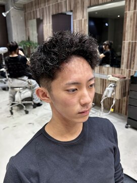 ファルベ(Farbe) フェザー/サーフカール/センターパート/波巻きツイスパ