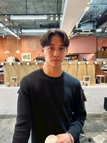 エディ(Edy) メンズセンターパートニュアンスパーマカルマヘア韓国ヘア