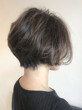 ウィロー(WILLOW) 【WILLOW】すきバサミを使わない前下がりショート(井下貴史)