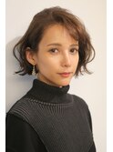 大人のベビーバングとボブルフカールの心地よいデザイン