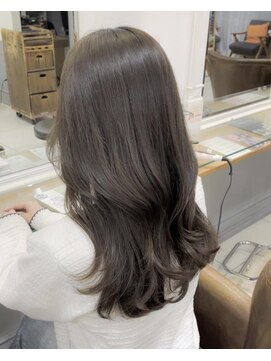ネオリーブアイム 横浜西口店(Neolive aim) 毛流れを作る顔周りレイヤー　グレージュ艶髪【横浜】