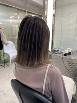 イキ 表参道(iki omotesando)&nbsp;モード/無造作ウェーブ/大人ガーリー[表参道駅]