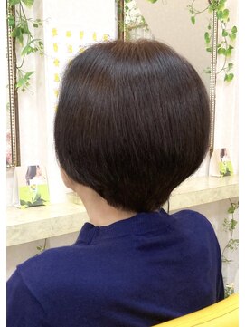 黄ぐまくん美容室 ショート　レイヤー