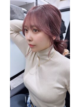 イーラ(era) 後毛長めの顔周りレイヤー