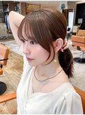 後れ毛が可愛い顔周りハイレイヤーロングチェリーブラウン