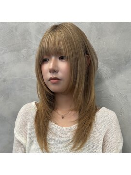 ニコ シモノセキ(NIKO Shimonoseki) ハッシュカット/ハイトーン/ブロンド