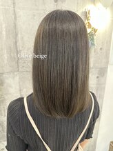 トルチュディジャンナ(Tortue de Janna)&nbsp;赤みを抑えたオリーブベージュ