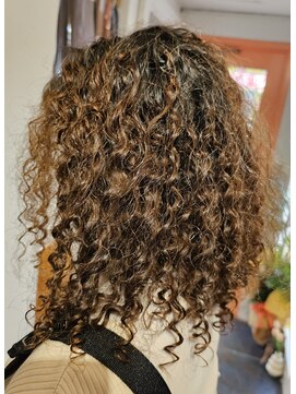 大人気のスパイラルパーマ・クリクリクルクル・スパイラルパーマ
