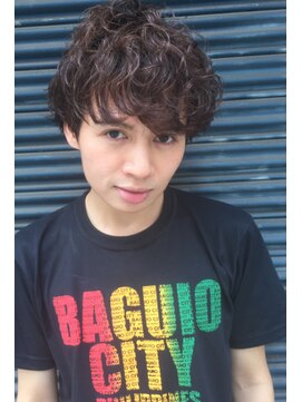 トッカ ヘアアンドトリートメント 難波店 ネープレス無造作パーマ　マットテクスチャー