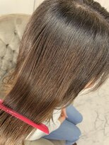 エスカーラ 表参道(THE ESCALA)&nbsp;ナチュラルベージュ×髪質改善トリートメント【タビラマユミ】