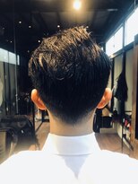 カレンズオブスタイル(CURRENNS OF STYLE) ポンパドール フェードカット