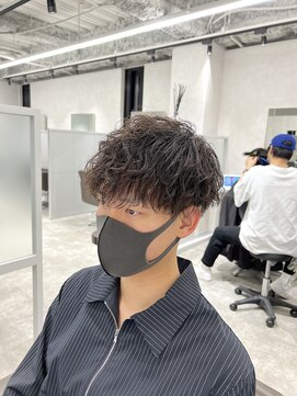 キートス(Kiitos) 全体が綺麗に見えるシルエットマッシュツイスパ